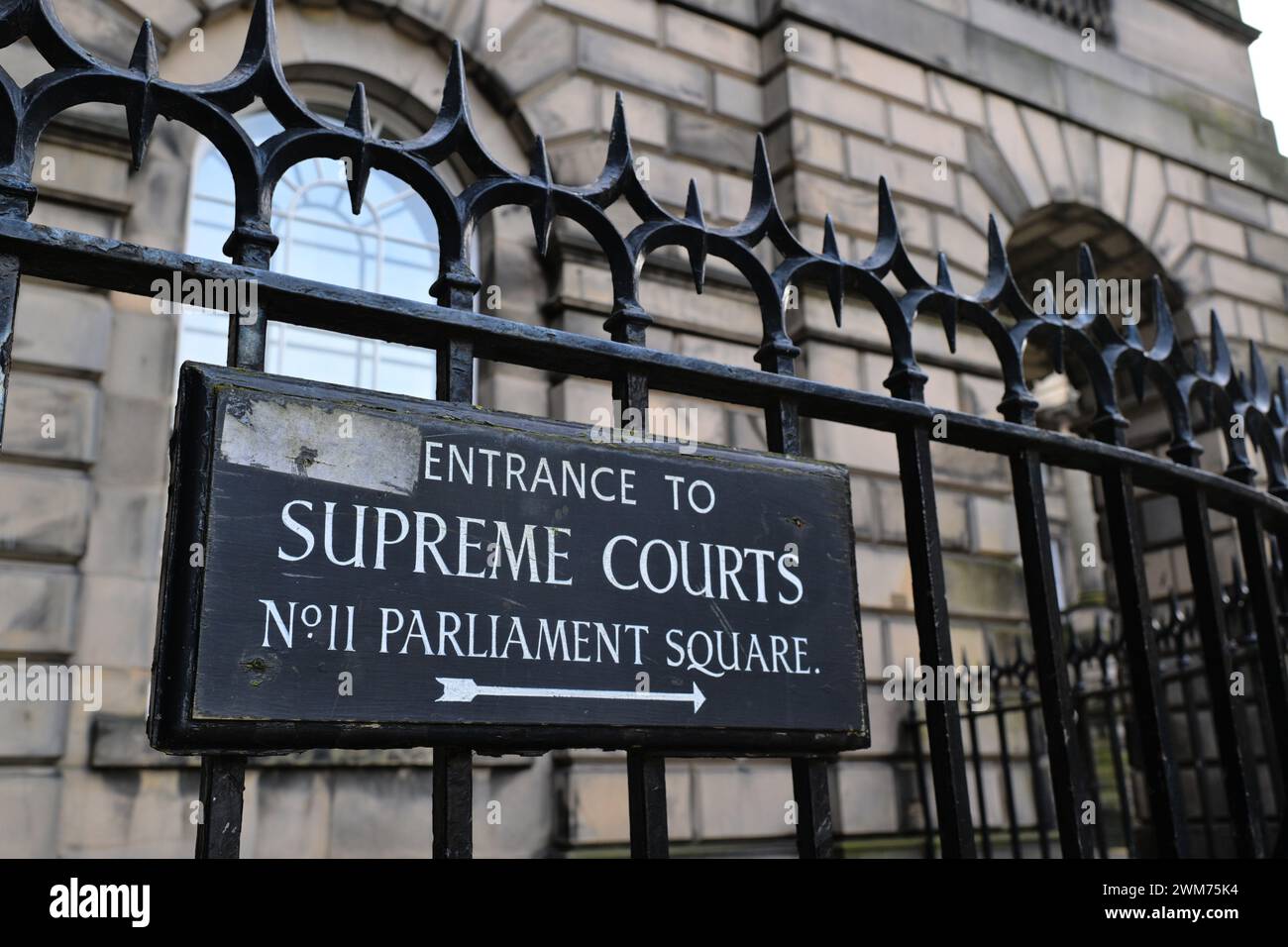 Edinburgh Schottland, Vereinigtes Königreich 24. Februar 2024. Allgemeiner Blick auf den Parlamentsplatz des Obersten Gerichtshofs. Credit sst/alamy Live News Stockfoto