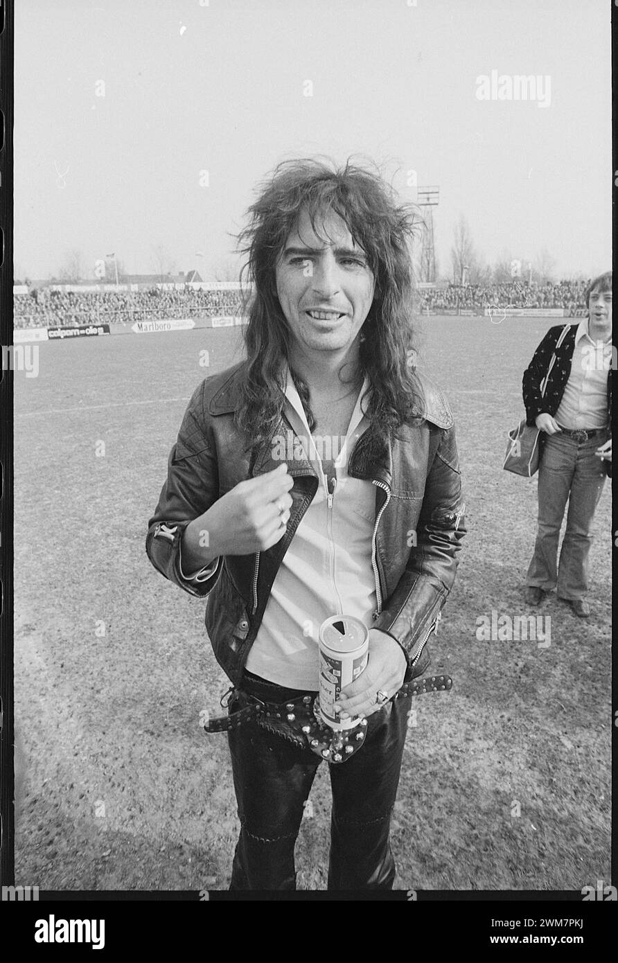 Porträt der Musikerin und Entertainerin Alice Cooper. Niederlande, März 1974 Stockfoto