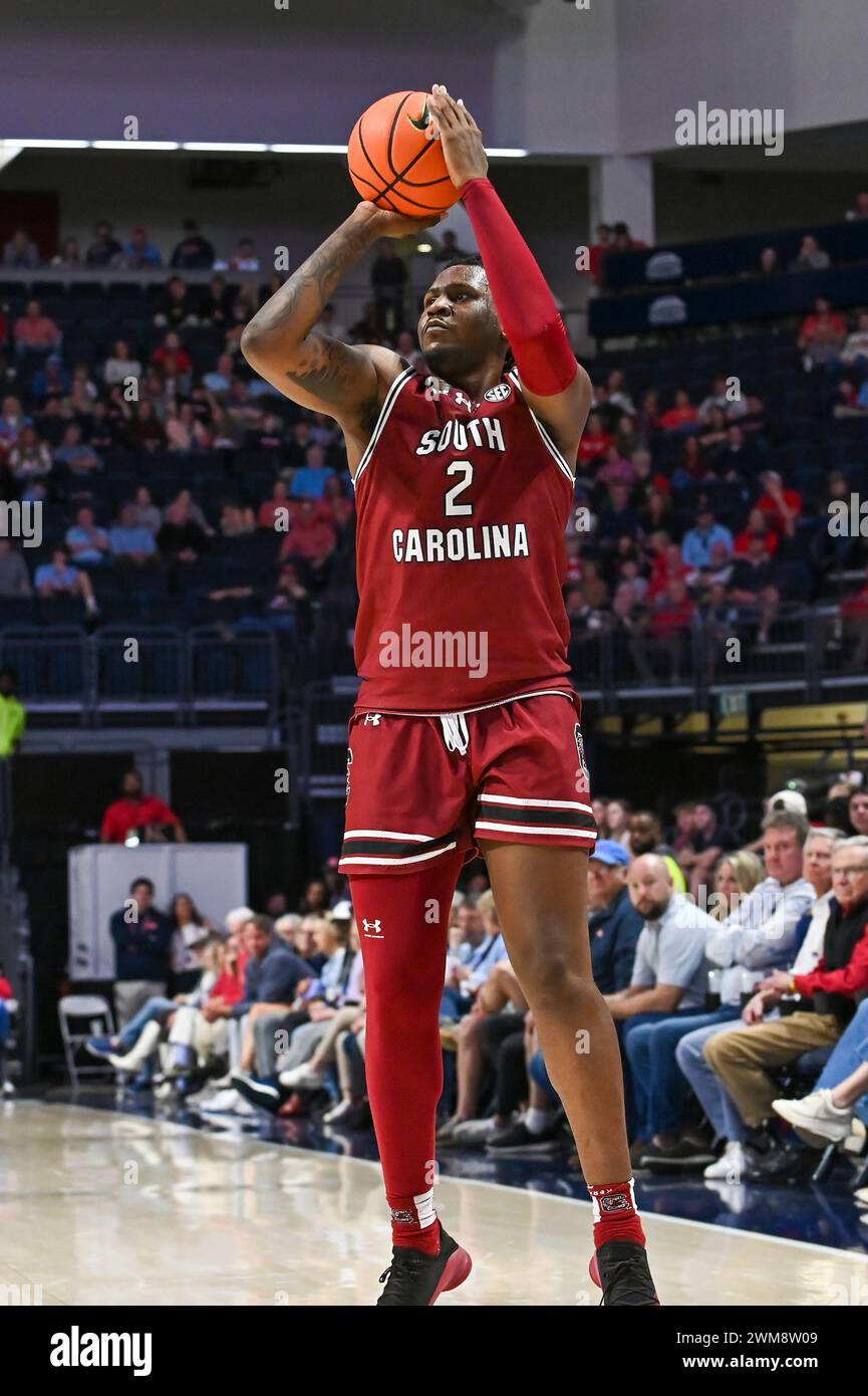 24. Februar 2024: Der Stürmer B.J. Mack (2) aus South Carolina schießt am 24. Februar 2024 im SJB Pavilion in Oxford, MS, einen Sprungschuss während des College-Basketballspiels zwischen den South Carolina Gamecocks und den Ole' Miss Rebels. (Foto: Kevin Langley/CSM) Stockfoto