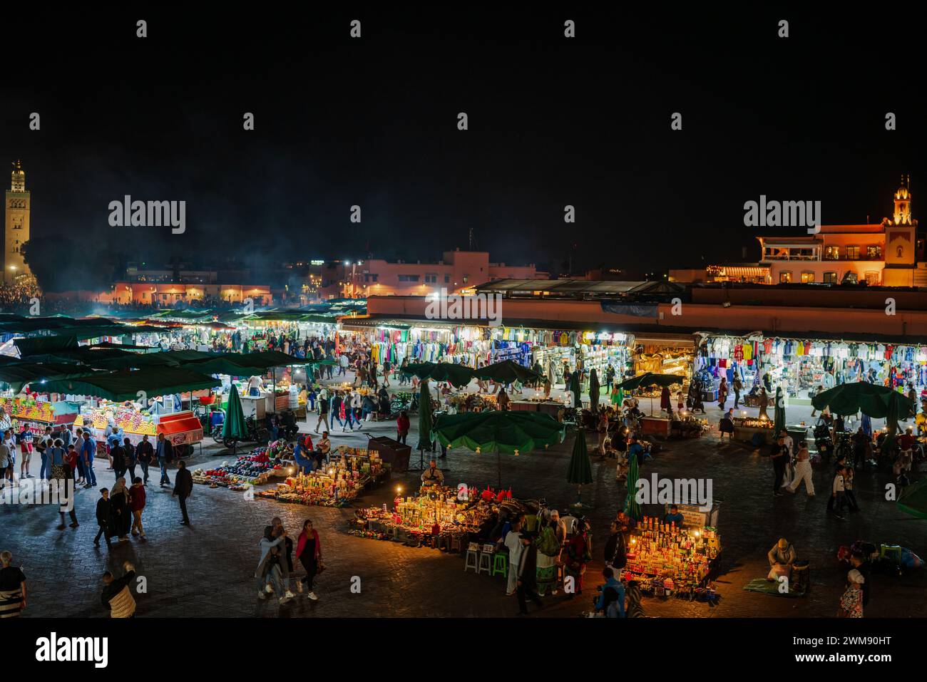 Marrakesch bei Nacht auf dem Hauptplatz Stockfoto
