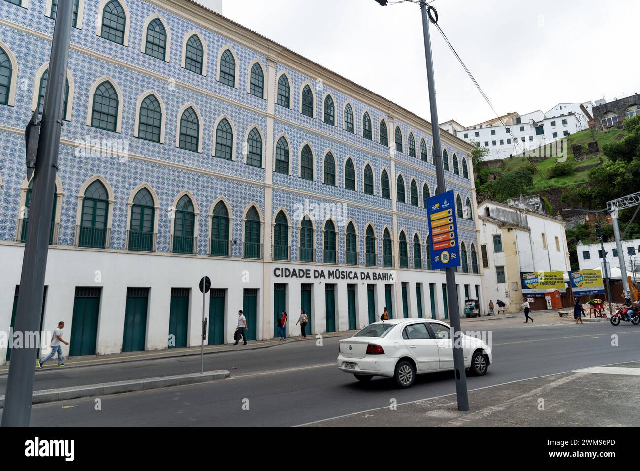 Salvador, Bahia, Brasilien - 5. Januar 2024: Blick auf die Fassade des Museums Cidade da Música da Bahia im Geschäftsviertel der Stadt Salva Stockfoto