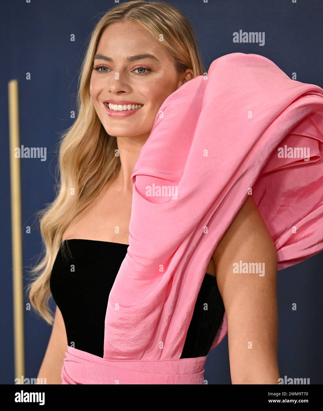 Los Angeles, USA. Februar 2024. Los Angeles, Usa. Februar 2024. Margot Robbie nimmt am Samstag, den 24. Februar 2023, an den 30. Jährlichen sag Awards im Shrine Auditorium and Expo Hall in Los Angeles, Kalifornien, Teil. Foto: Chris Chew/UPI Credit: UPI/Alamy Live News Credit: UPI/Alamy Live News Stockfoto