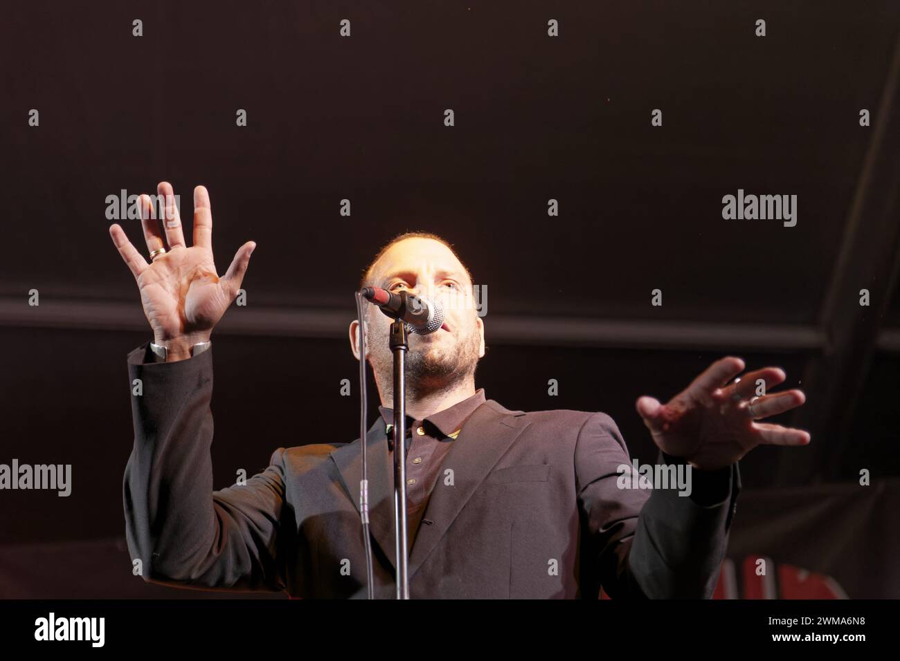 La Courneuve, Frankreich. September 2014. Mike Ladd tritt auf der Jazz'Hum'Ah-Bühne im Fête de l'Humanité in La Courneuve auf Stockfoto