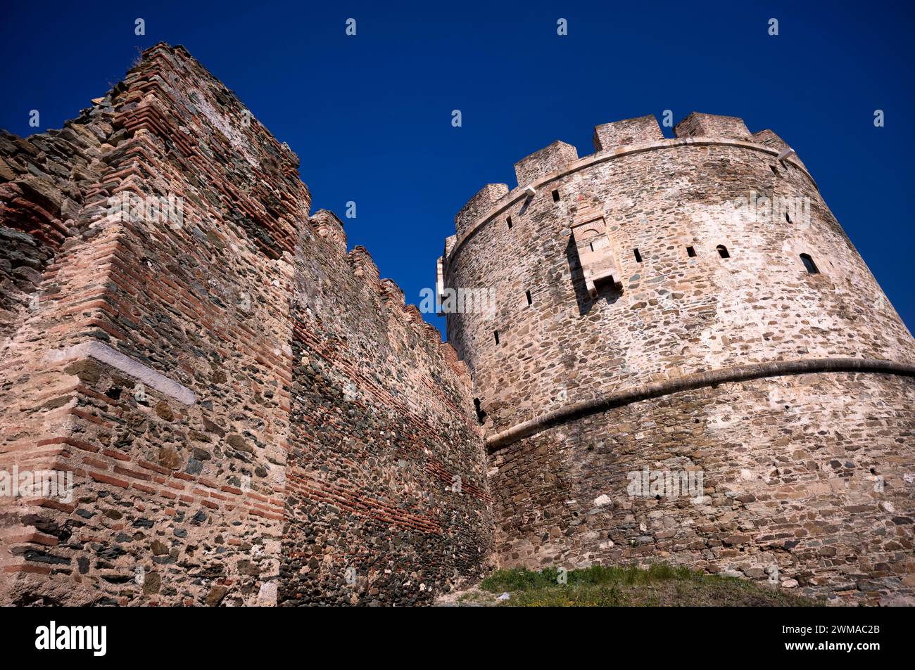 Der Turm von Alyssa, auch bekannt als der Trigone Turm, östliche byzantinische Stadtmauer, Akropolis, Altstadt, Oberstadt, Thessaloniki, Mazedonien, Griechenland Stockfoto