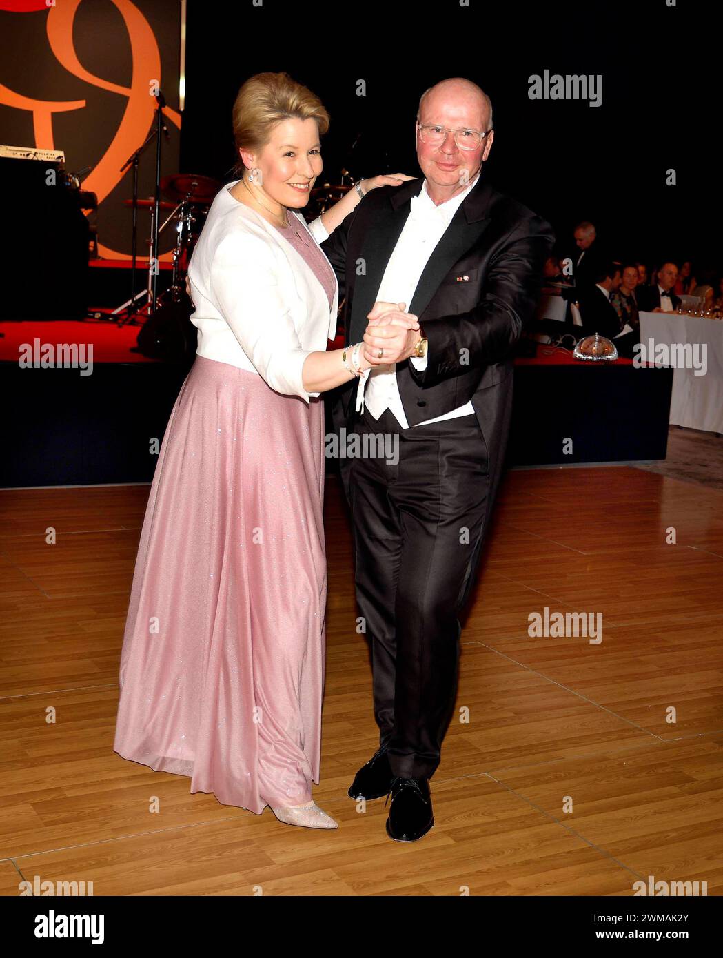 Franziska Giffey mit Markus Voigt beim Eröffnungstanz beim Ball der Wirtschaft des Vereins Berliner Kaufleute und Industrieller VBKI im Hotel Intercontinental, Berlin. *** Franziska Giffey mit Markus Voigt beim Eröffnungstanz beim Business Ball des Vereins der Berliner Kaufleute und Industriellen VBKI im Hotel Intercontinental, Berlin Stockfoto