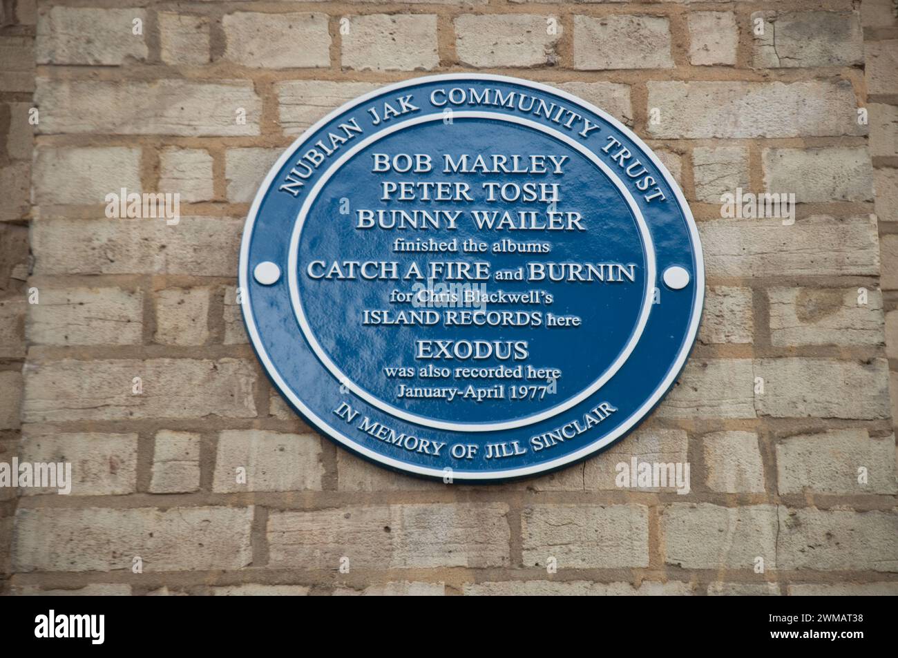 Gedenktafel an der Wand des Island Records Building; Notting Hill; Royal Borough of Kensington and Chelsea; London; Vereinigtes Königreich; Stockfoto