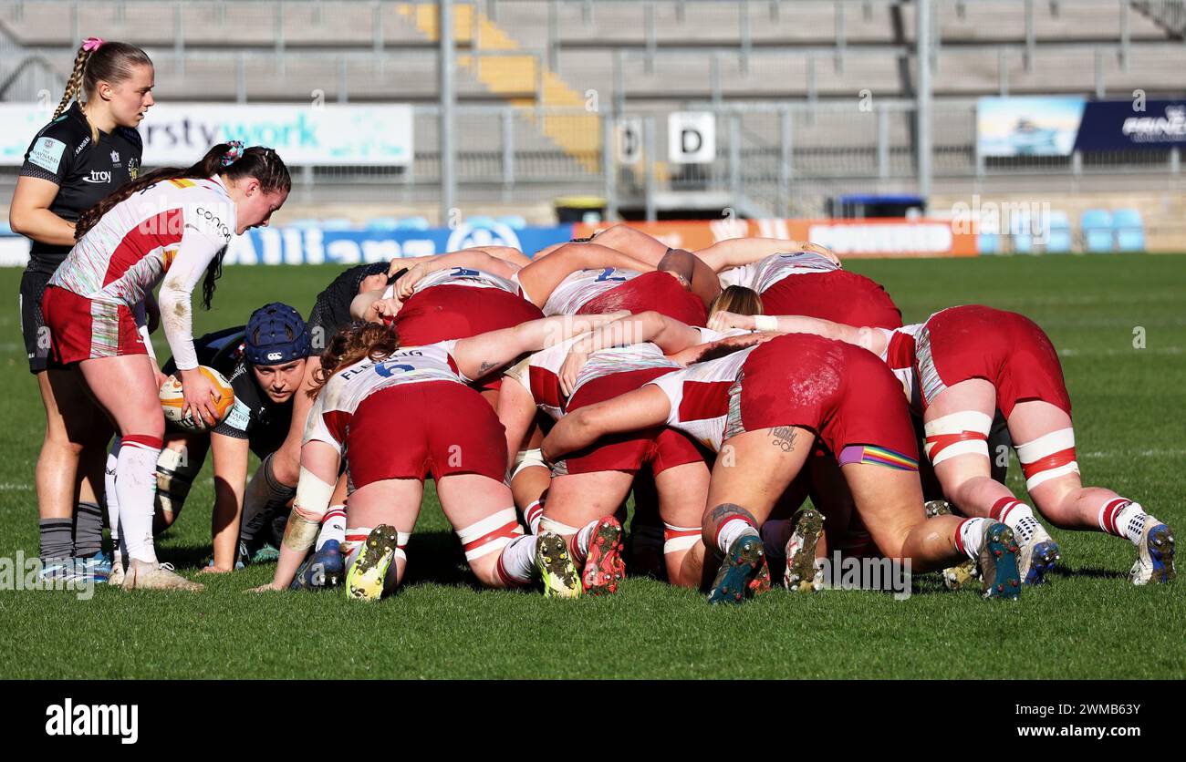 Exeter, Devon, Großbritannien. Februar 2024. Allianz Premiership Women's Rugby: Exeter Chiefs gegen Harlequins Women in Sandy Park, Exeter, Devon, Großbritannien. Im Bild: Quins Scrum Credit: Nidpor/Alamy Live News Stockfoto