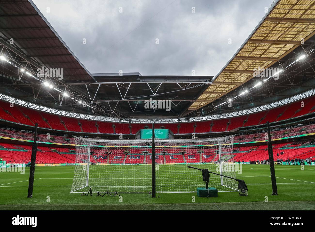 Eine allgemeine Ansicht des Nationalstadions Wembley während des Carabao Cup Final Matches Chelsea gegen Liverpool im Wembley Stadium, London, Großbritannien, 25. Februar 2024 (Foto: Gareth Evans/News Images) Stockfoto