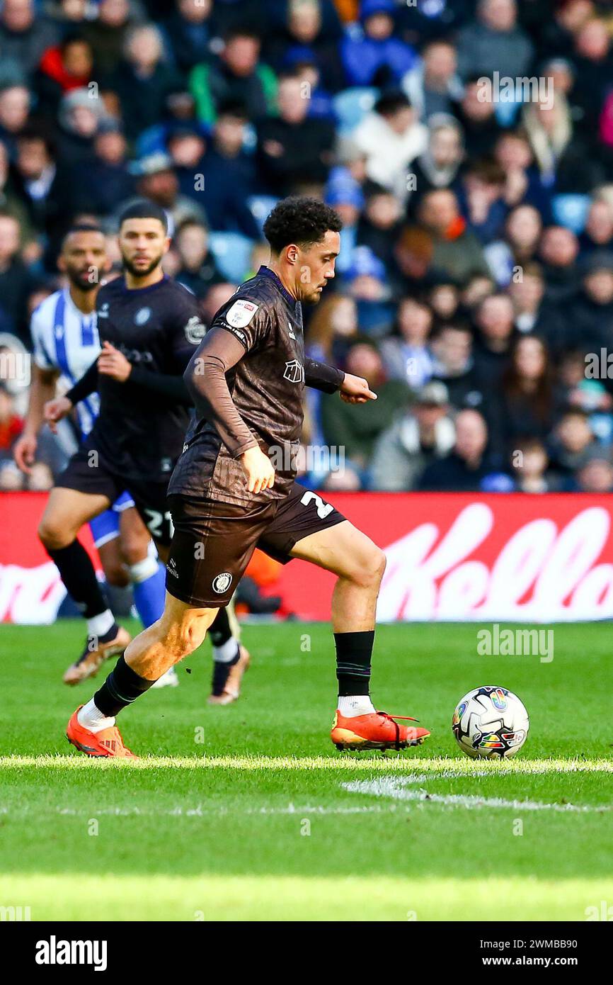 Hillsborough Stadium, Sheffield, England - 24. Februar 2024 Haydon Roberts (24) aus Bristol City - während des Spiels Sheffield Wednesday gegen Bristol City, EFL Championship, 2023/24, Hillsborough Stadium, Sheffield, England - 24. Februar 2024 Credit: Arthur Haigh/WhiteRosePhotos/Alamy Live News Stockfoto