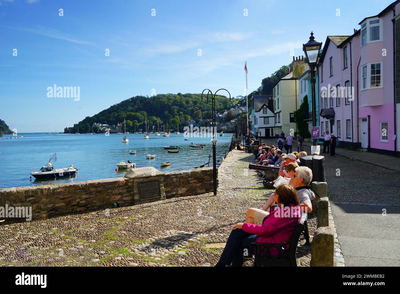 Dartmouth, Großbritannien - 14. September 2023: Blick von Dartmouth's Bayard Cove über den Fluss Dart Stockfoto