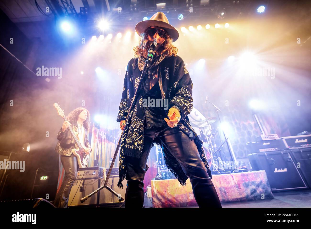 Oslo, Norwegen. Februar 2024. Die US-amerikanische Rockband Dirty Honey spielt ein Live-Konzert im Rockefeller in Oslo. Hier ist Sänger Marc LaBelle live auf der Bühne zu sehen. (Foto: Gonzales Photo - Terje Dokken). Stockfoto