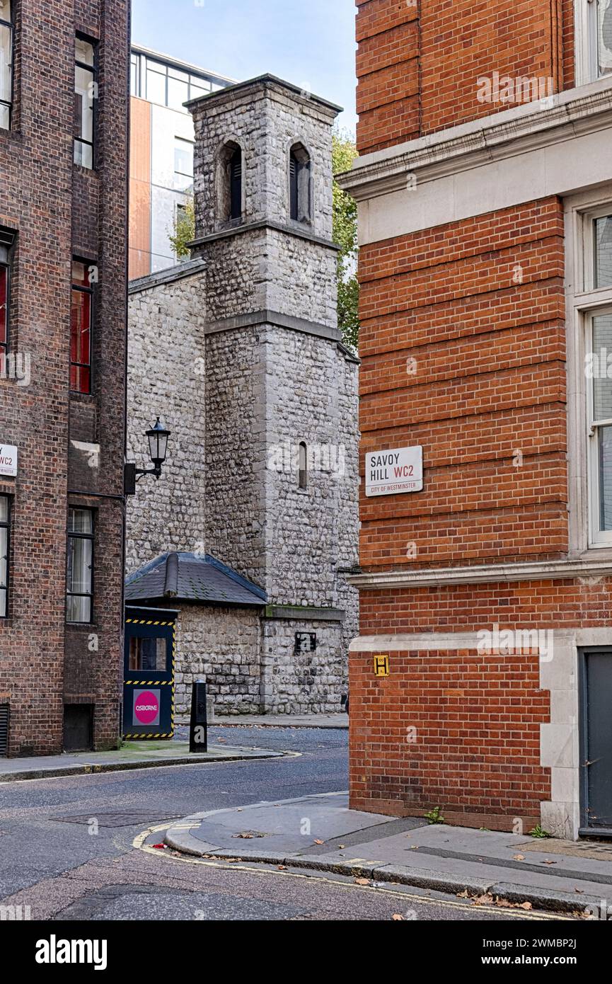 Die Kings Chapel, auch bekannt als Savoy Chapel, ist der Überrest des Savoy Palace in Savoy Hill nahe The Strand in London, England Stockfoto