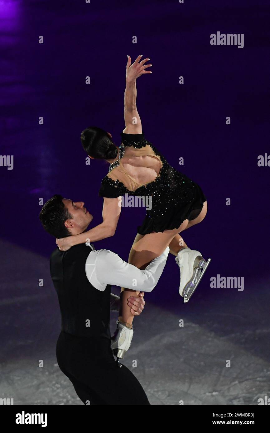 Turin, Italien, Italien. Februar 2024. Italien, Turin 24. Februar 2024 PalaVela .'Lights on U'' Show für die World University Winterspiele von Turin 2025.Rebecca Gilardi - Filippo Ambrosini (Bild: © Tonello Abozzi/Pacific Press via ZUMA Press Wire) NUR REDAKTIONELLE VERWENDUNG! Nicht für kommerzielle ZWECKE! Stockfoto