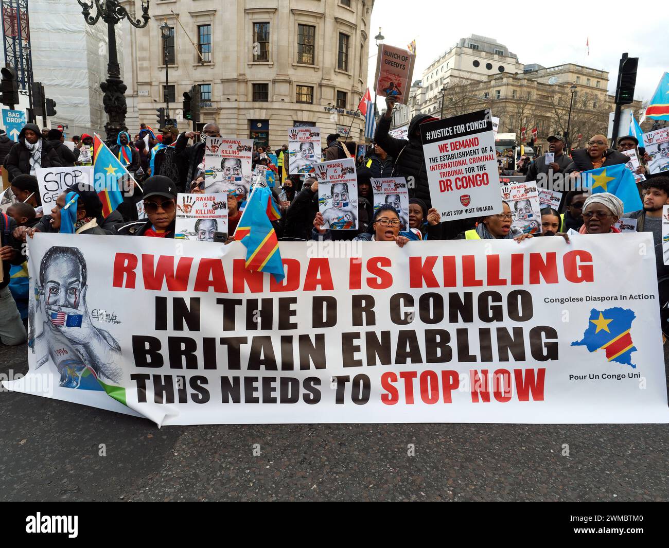 Demonstranten in einem marsch gegen Völkermord in der Demokratischen Republik Kongo und gegen die Absprache Ruandas am 24. Februar 2024 in London Stockfoto