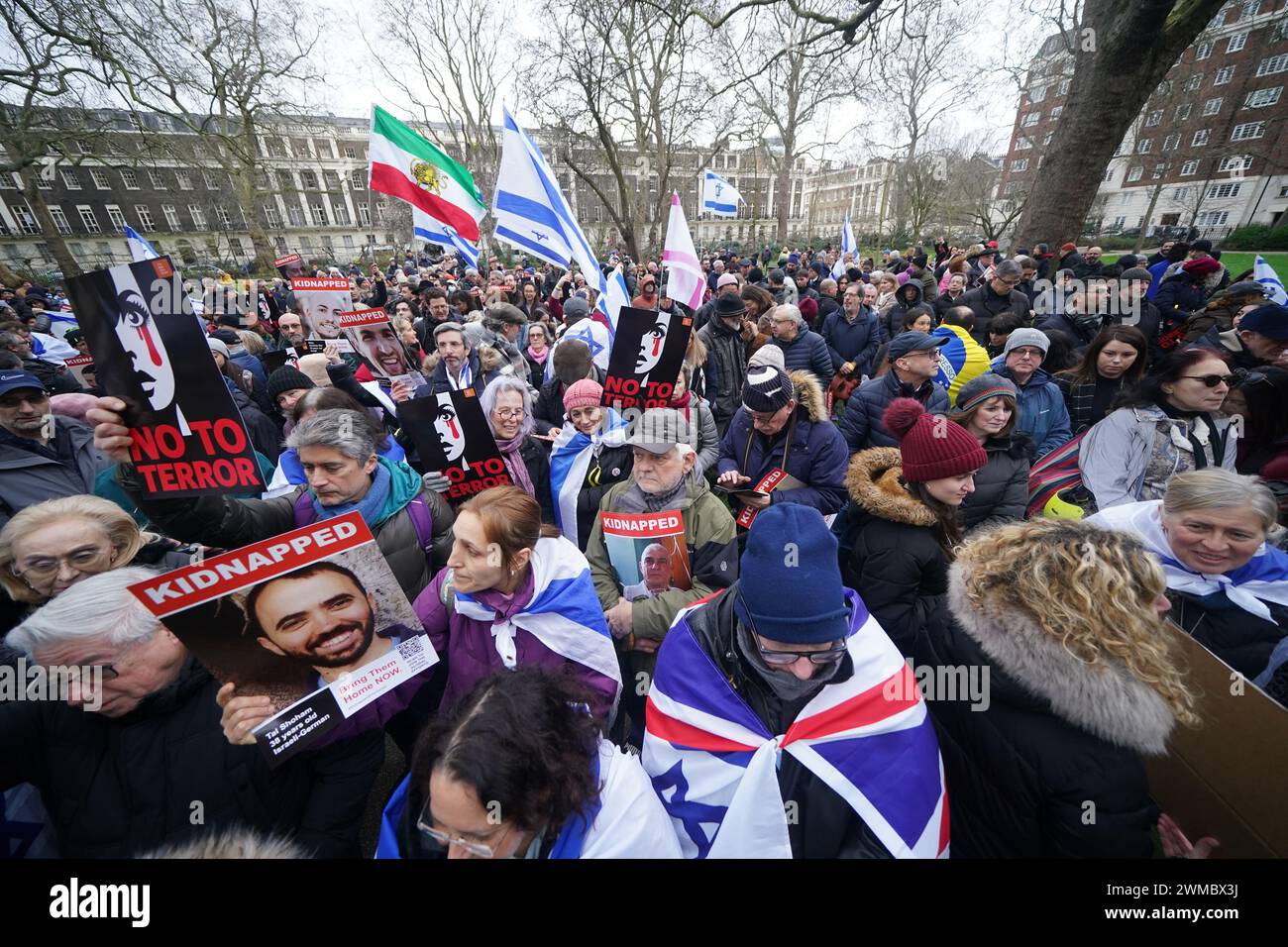 Leute, die an der "Nein zum Terror"-Kundgebung am Tavistock Square im Zentrum von London teilnehmen. Bilddatum: Sonntag, 25. Februar 2024. Stockfoto