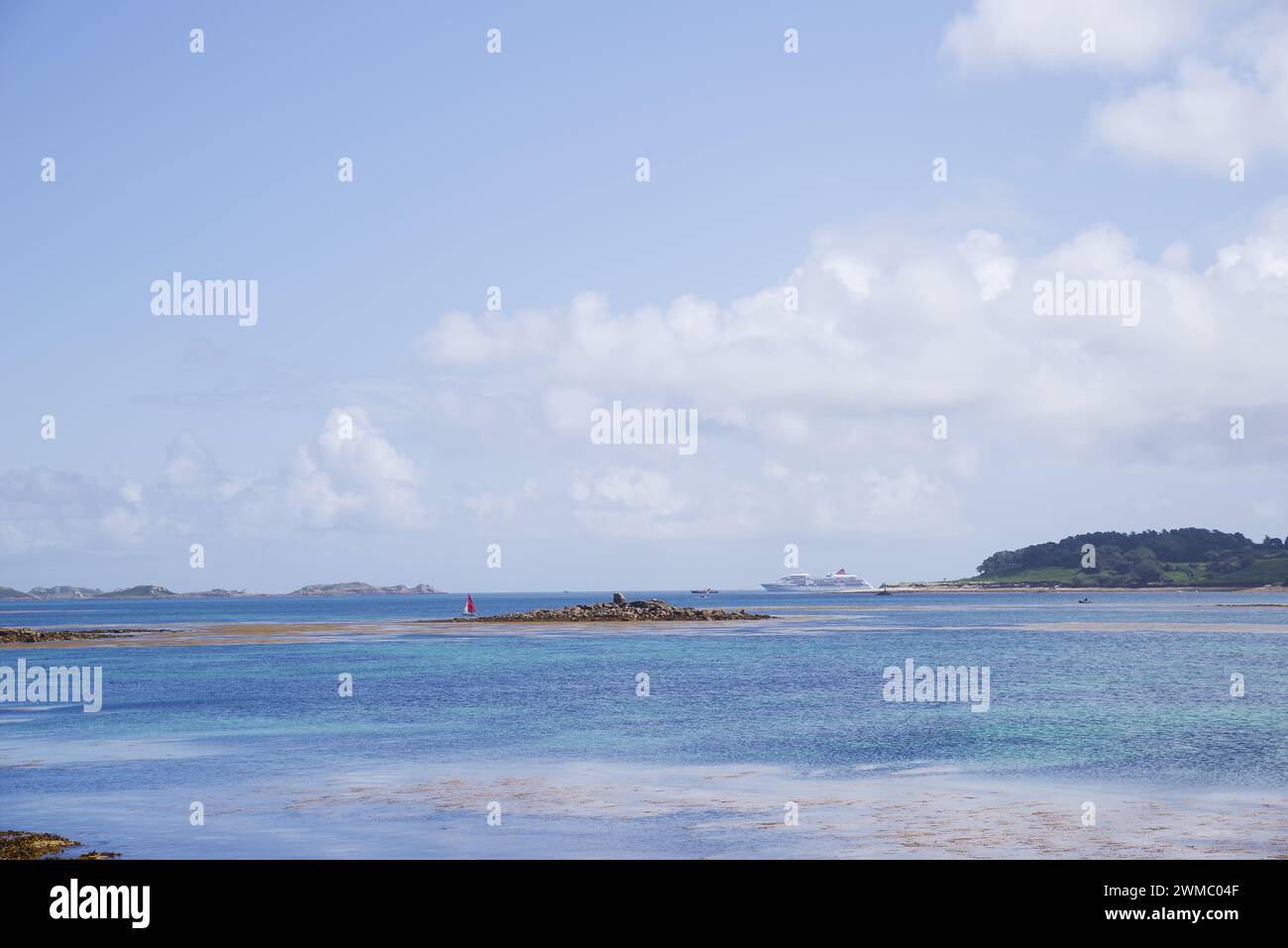 Mit Sandstränden und azurblauem Meer auf der Insel Tresco - Isles of Scilly, Großbritannien Stockfoto