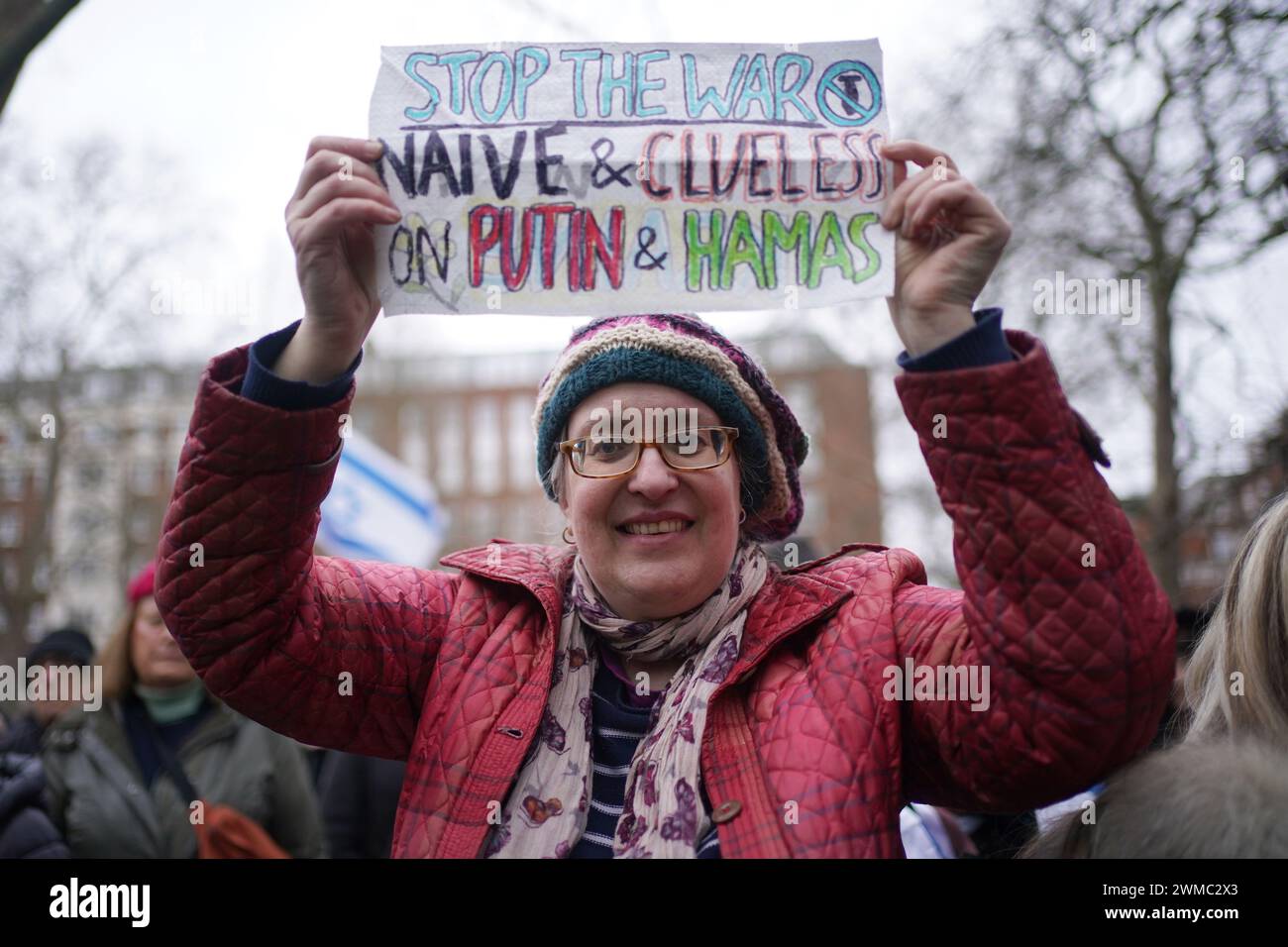 Leute, die an der "Nein zum Terror"-Kundgebung am Tavistock Square im Zentrum von London teilnehmen. Bilddatum: Sonntag, 25. Februar 2024. Stockfoto