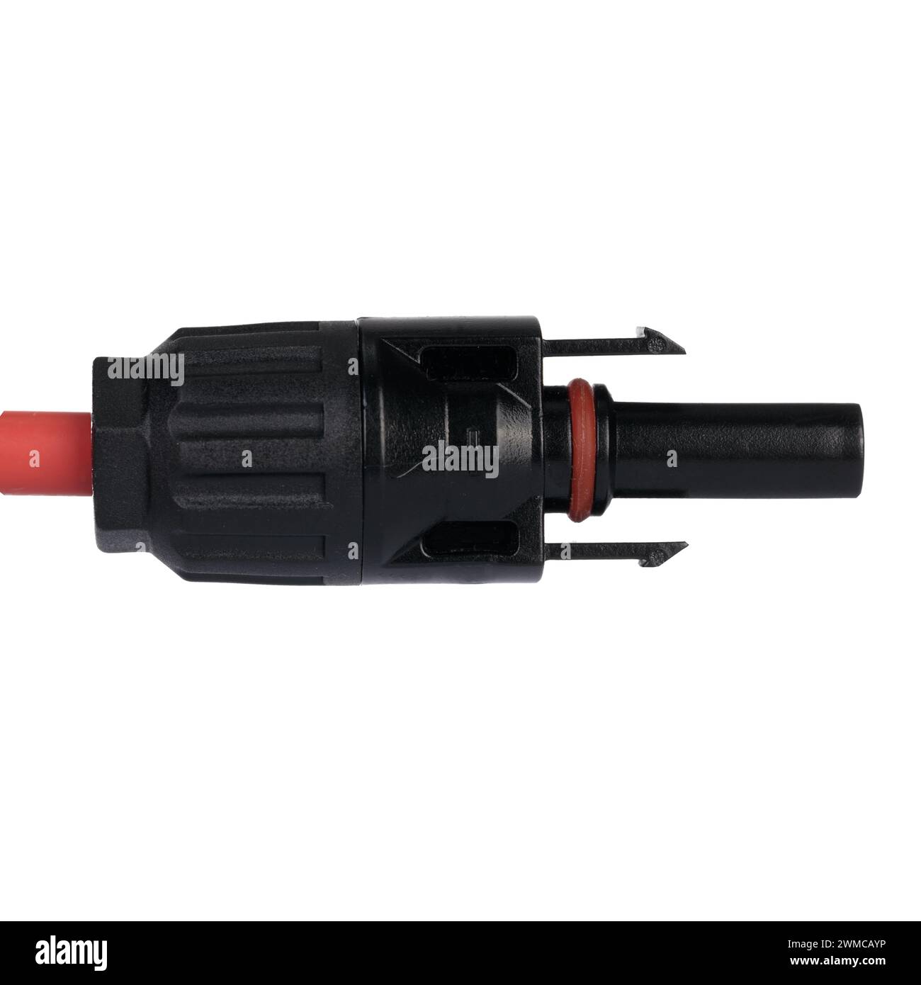 MC4-Solarmodul-Steckverbinder, Steckverbinder auf rotem Kabel mit Verriegelungshaken. Stockfoto