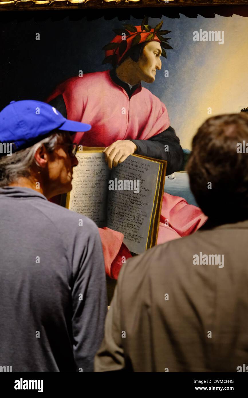 Besucher genießen das allegorische Porträt von Dante, gemalt von Florentiner Künstler Ende des 16. Jahrhunderts in der National Gallery of Art.Washington DC.USA Stockfoto