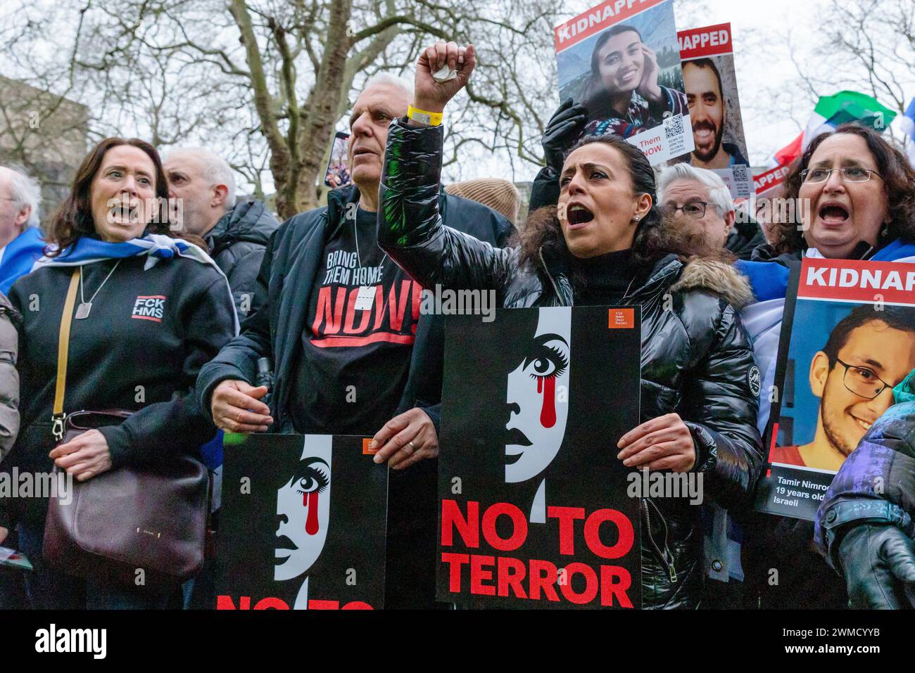 Tavistock Square, London, Großbritannien. Februar 2024. Am Ort eines der schlimmsten Terroranschläge Londons, des Bombenanschlags von 7/7, schließen sich muslimische Führer mit den Überlebenden des Massakers vom 7. Oktober des Musikfestivals „NOVA“ zusammen, um „Nein zum Terror“ zu sagen Foto von Amanda Rose/Alamy Live News Stockfoto