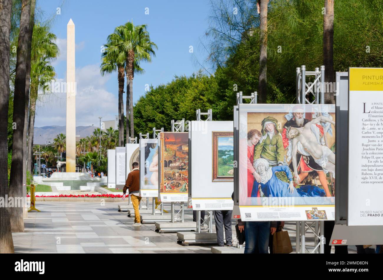 ALMERIA, SPANIEN - 24. FEBRUAR 2024 Präsentation von fünfzig lebensgroßen Gemälden, die Repliken der wichtigsten Gemälde in den Sammlungen von Th sind Stockfoto