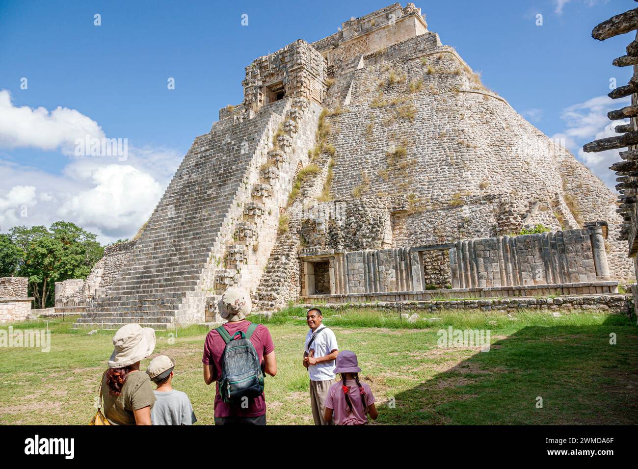 Merida Mexico, Puuc Stil Uxmal archäologische Zone Site, Zona Arqueologica de Uxmal, klassische Maya-Stadt, Pyramide der magischen mesoamerikanischen Stufenpyrami Stockfoto