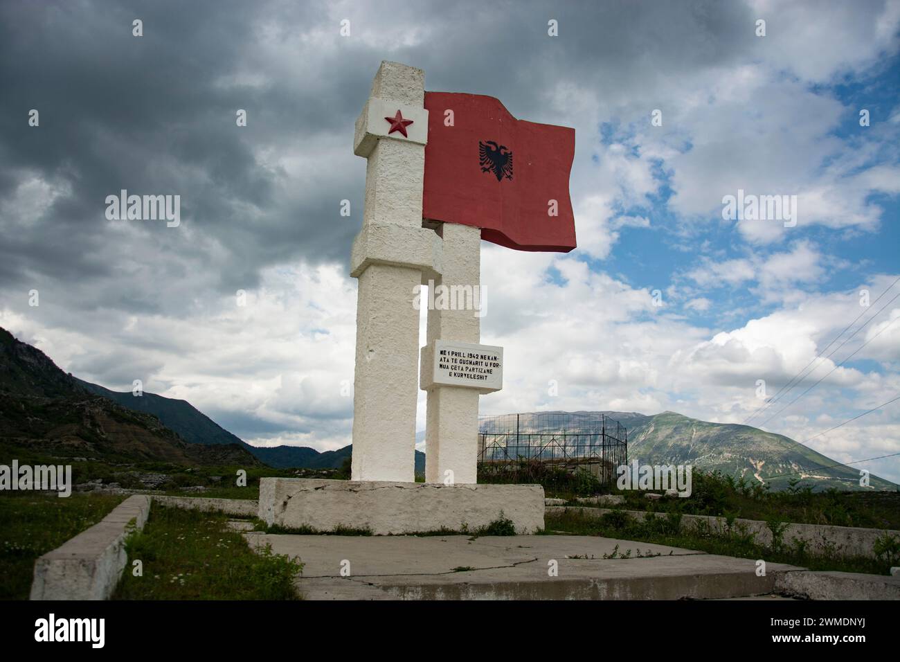 Kommunistisches Denkmal auf der Hochebene von Gusmar in Albanien Stockfoto