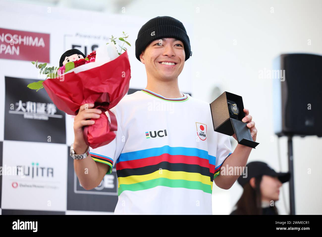 Kanagawa, Japan. Februar 2024. Yu Shoji (JPN) BMX : Enoshima Wave fest UCI BMX Freestyle Park & Flatland World Cup, Men's Flatland Award Award Zeremonie bei Enoshima in Kanagawa, Japan. Quelle: Yohei Osada/AFLO SPORT/Alamy Live News Stockfoto