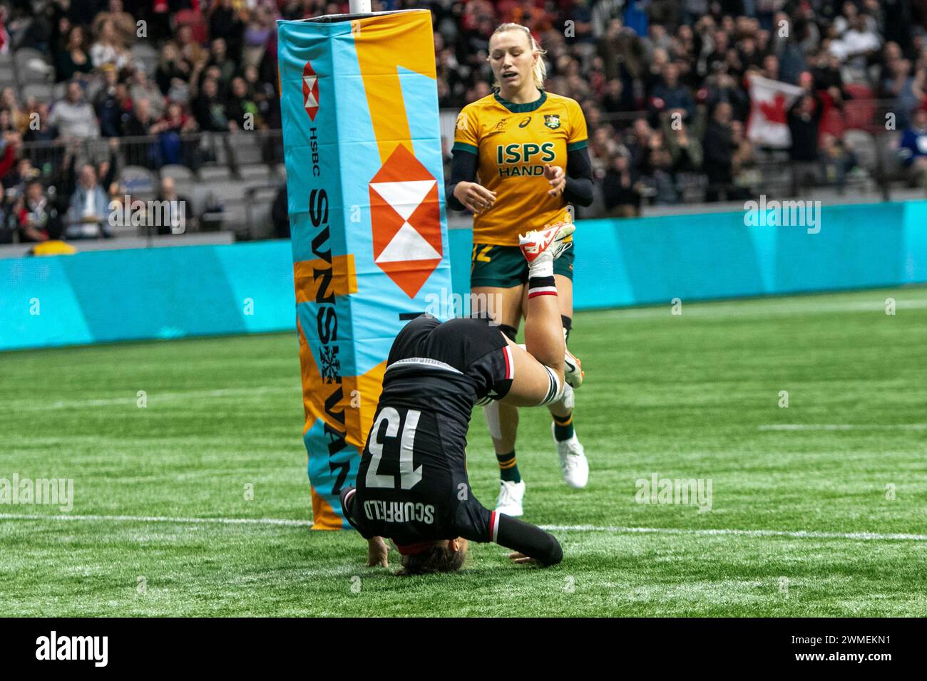 VANCOUVER, BC - 25. FEBRUAR: Spieler in Aktion beim 3. Platz-Spiel der World Rugby Seven Series 2024 zwischen Kanada und Australien im BC Place Stadium in Vancouver, British Columbia, Kanada am 25. Februar 2024. (Foto: Tomaz Jr/PxImages) Credit: PX Images/Alamy Live News Stockfoto