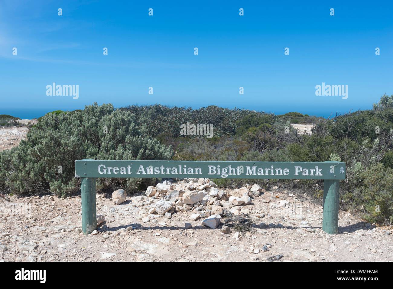 Schild für den Great Australian Bight Marine Park, Nullarbor, South Australia, SA, Australien Stockfoto