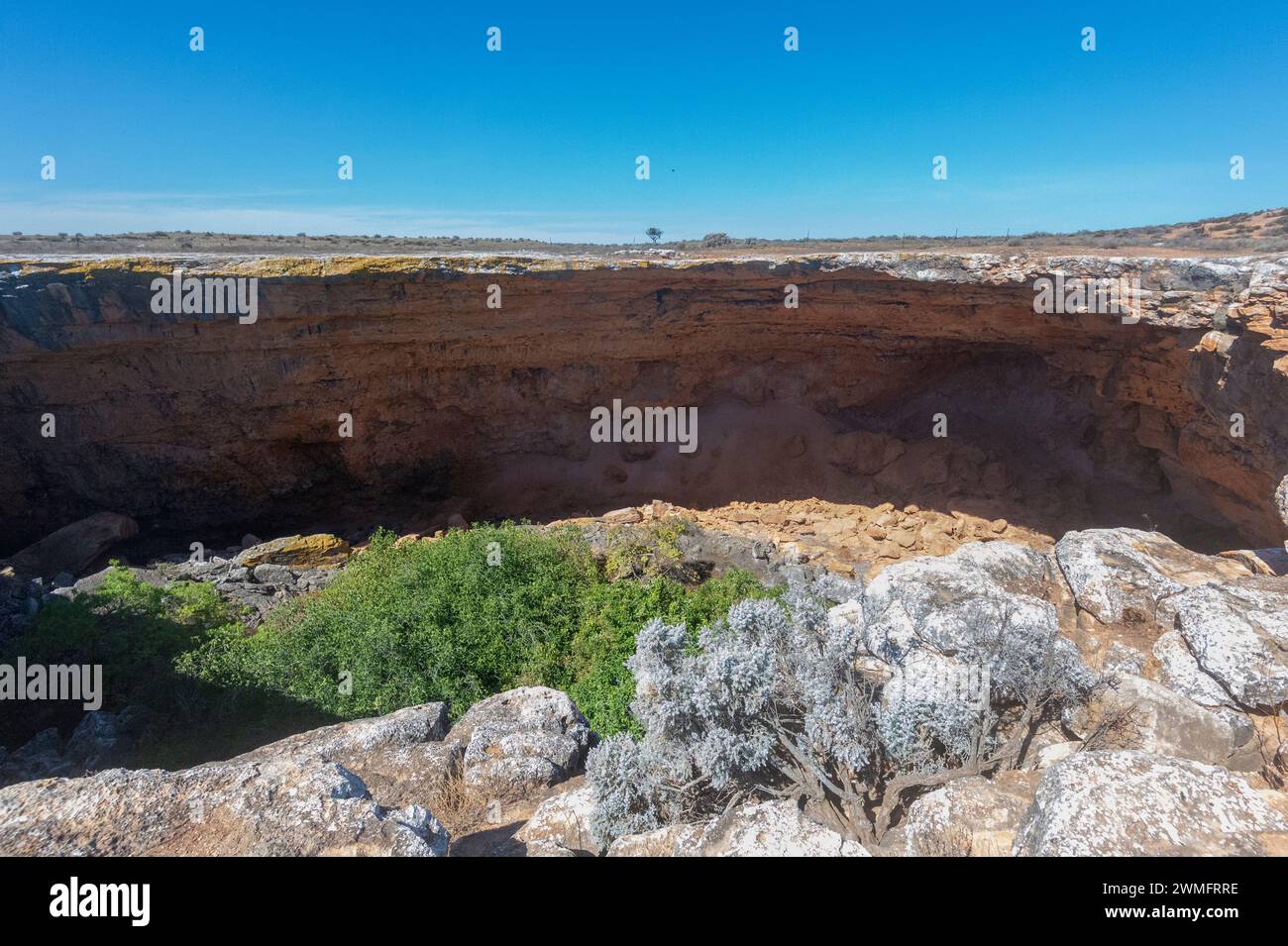 Koonalda Cave, ein beliebtes Touristenziel in Nullarbor, South Australia, SA, Australien Stockfoto