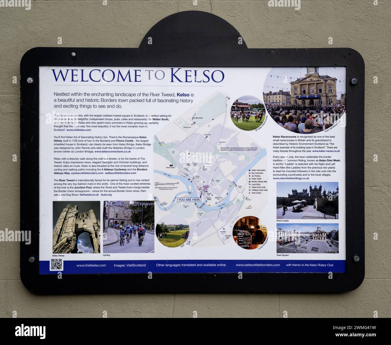 Willkommen in Kelso, Sign, Kelso, Scottish Borders, Schottland, UK - ein Touristeninformationstafel. Stockfoto
