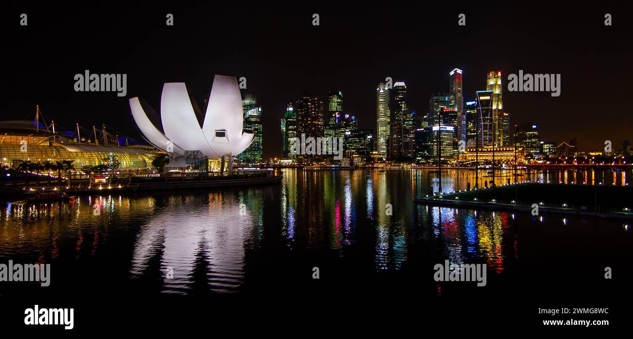 Nächtliche Ausblicke auf die Stadt Singapur Stockfoto