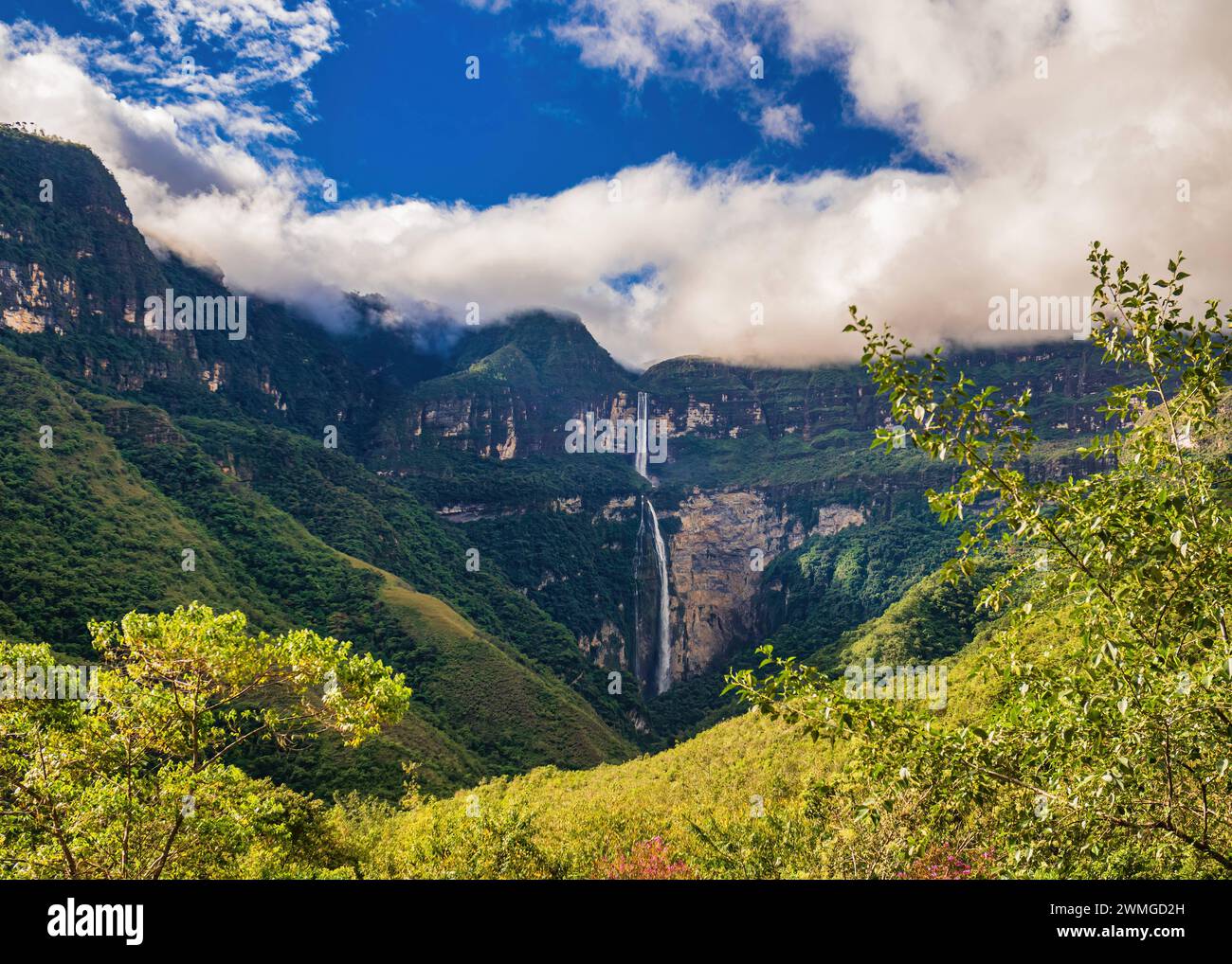Catarata de Gocta, Amazonas, Peru Gocta Wasserfall, 771 m hoch im Chachapoyas Peru *** Catarata de Gocta, Amazonas, Peru Gocta-Wasserfall, 771 m hoch Stockfoto