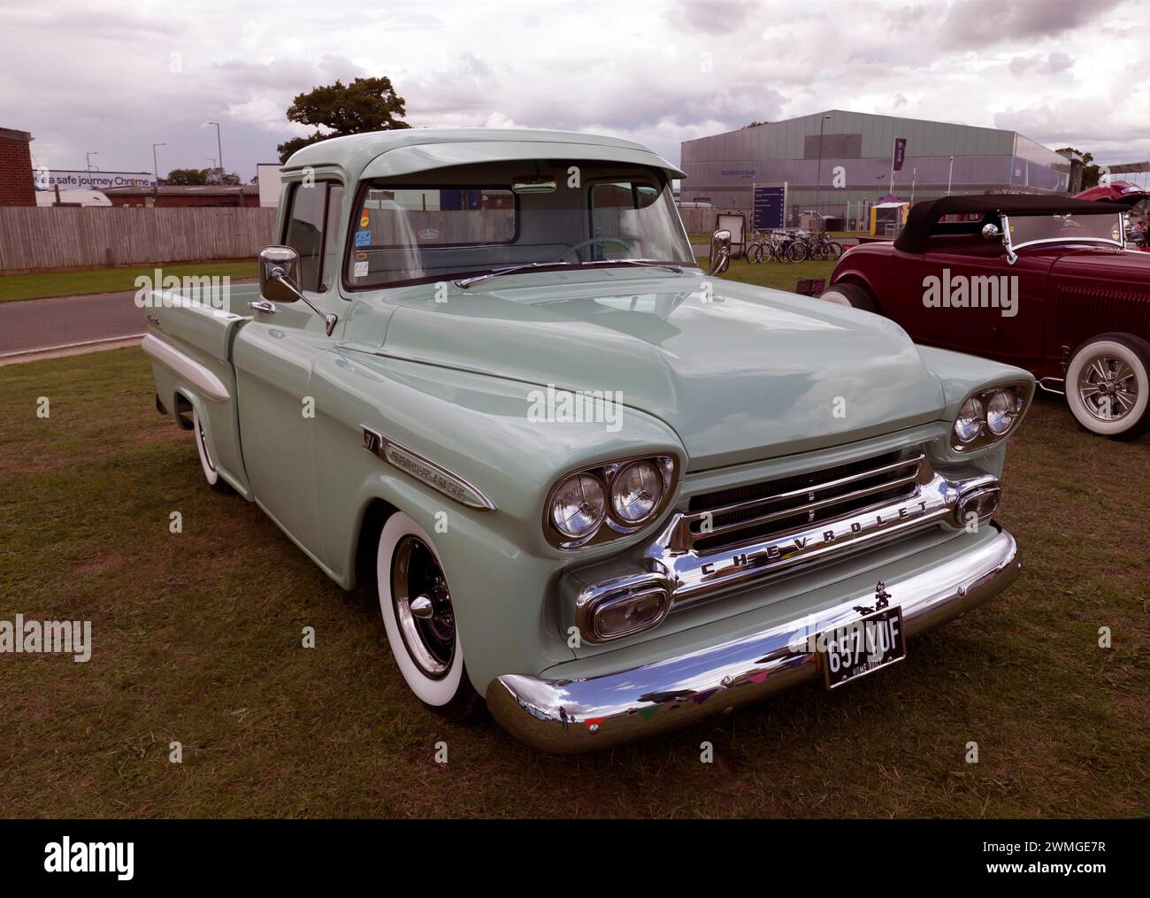 Three-Quarter Front View of a Grey, 1959, Chevrolet Apache Pick-up in der Yokahama Shift and Drift Zone, des Silverstone Festivals 2023 Stockfoto