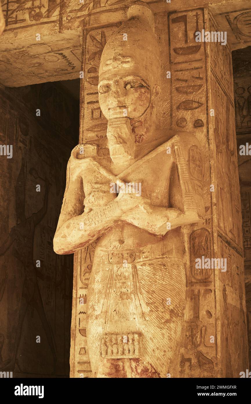 Skulptur aus dem Großen Tempel von Ramesses II. In Abu Simbel. Osiris-Säule. Beliebte ägyptische Wahrzeichen. Das Alte Ägypten. Urlaubsziel. Historisch Stockfoto