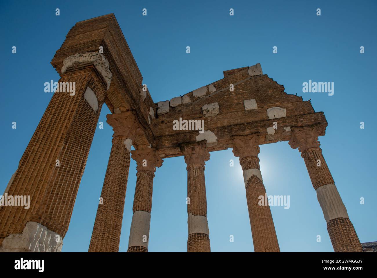Brescia Italien 12. Februar 2023: Archäologie des römischen Theaters, des Capitoliums und der Anlage von Santa Giulia Stockfoto