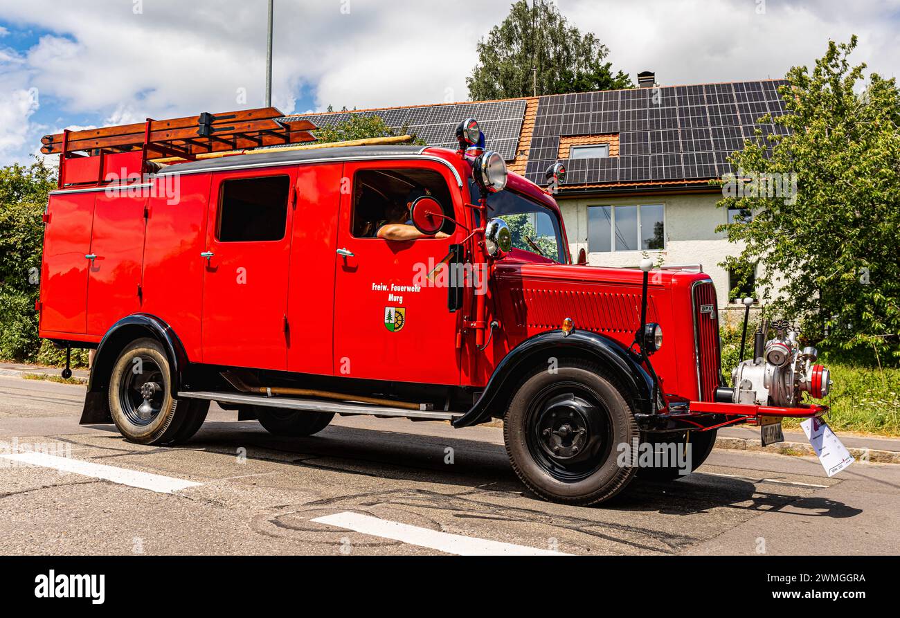 Ein Opel Blitz mit Baujahr 1950 der Freiwilligen Feuerwehr Murg fährt am 125 Jahr Jubiläum der Abteilung Hänner mit, welche auch zur FFW Murg geh Stockfoto