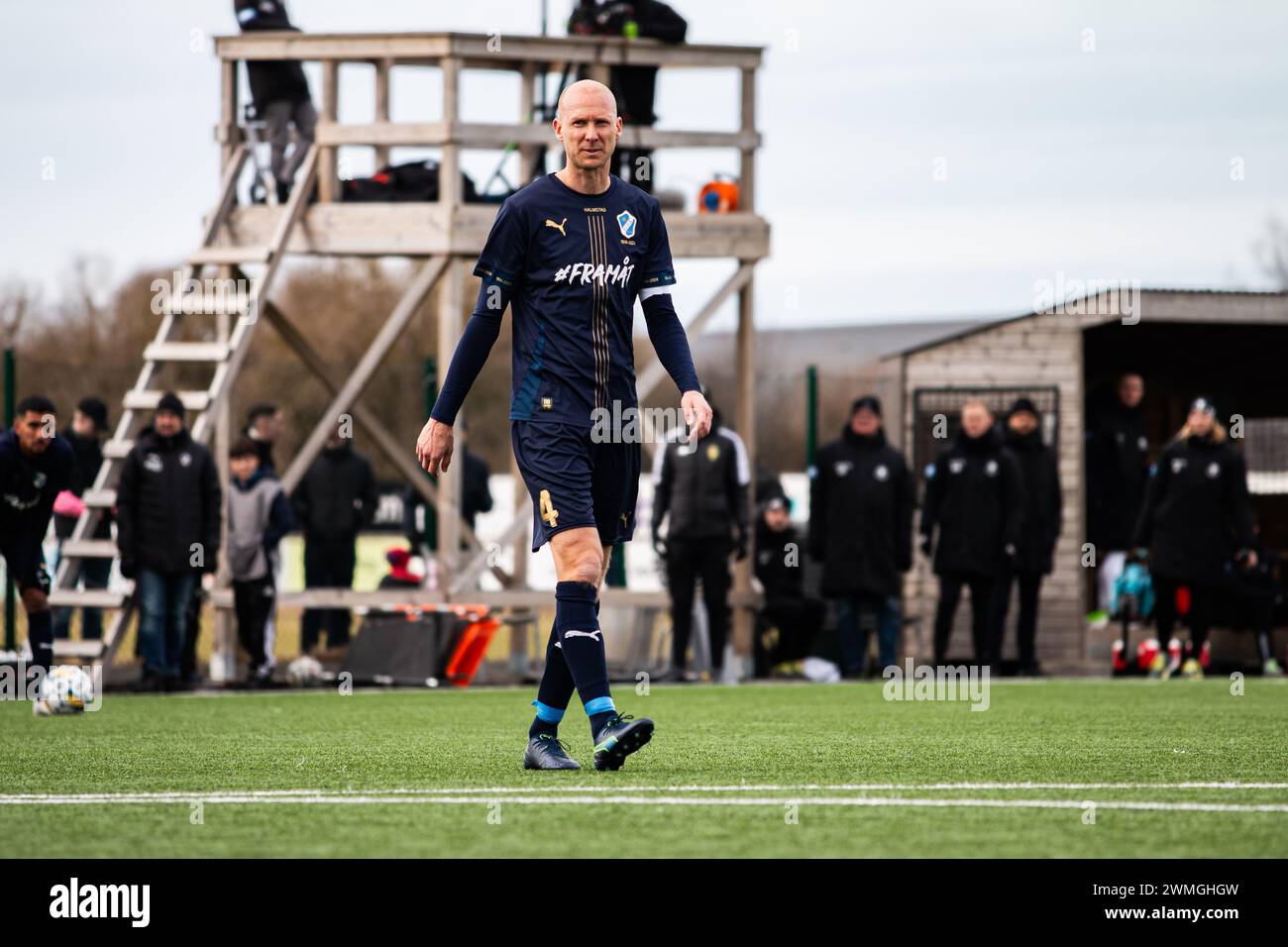 Halmstad, Schweden. Februar 2024. Andreas Johansson (4) von Halmstad BK, der während des Svenska Cup-Spiels zwischen Halmstads BK und Trelleborgs FF bei Sondrums IP in Halmstad zu sehen war. (Foto: Gonzales Photo/Alamy Live News Stockfoto