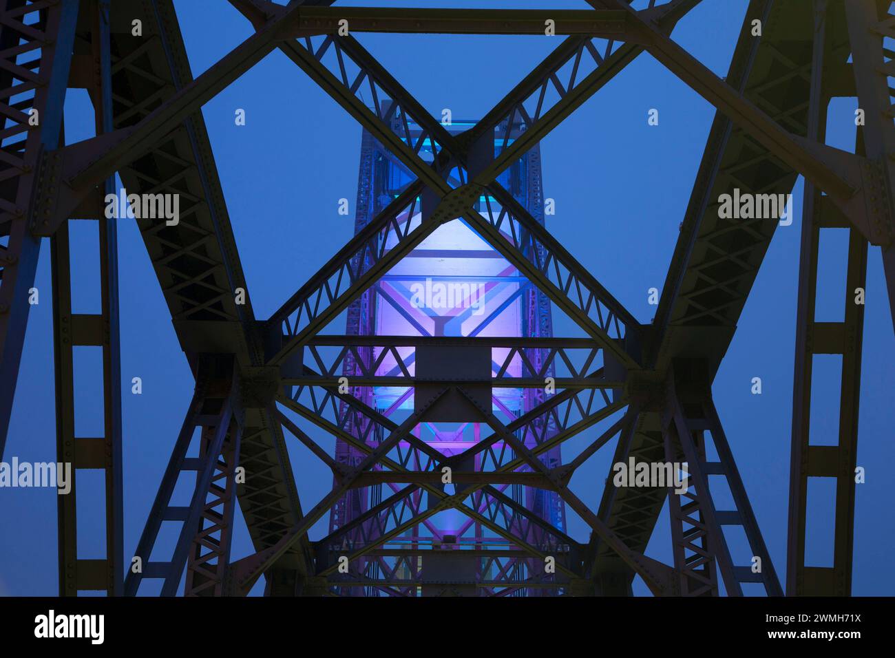 Nachtlichter, der Union Street Railroad Fußgängerzone & Fahrrad Brücke, Salem, Oregon Stockfoto