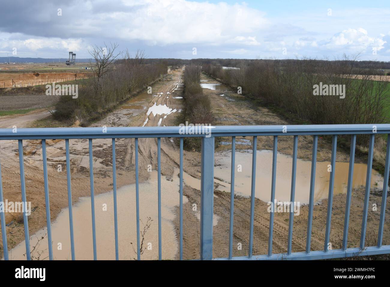 Zurueckgebaute Autobahn am Hambacher Forst, nahe des Tagebau Hambach..Foto : Winfried Rothermel *** Wiederaufbau der Autobahn im Hambacher Wald, nahe dem Tagebau Hambach Foto Winfried Rothermel Stockfoto