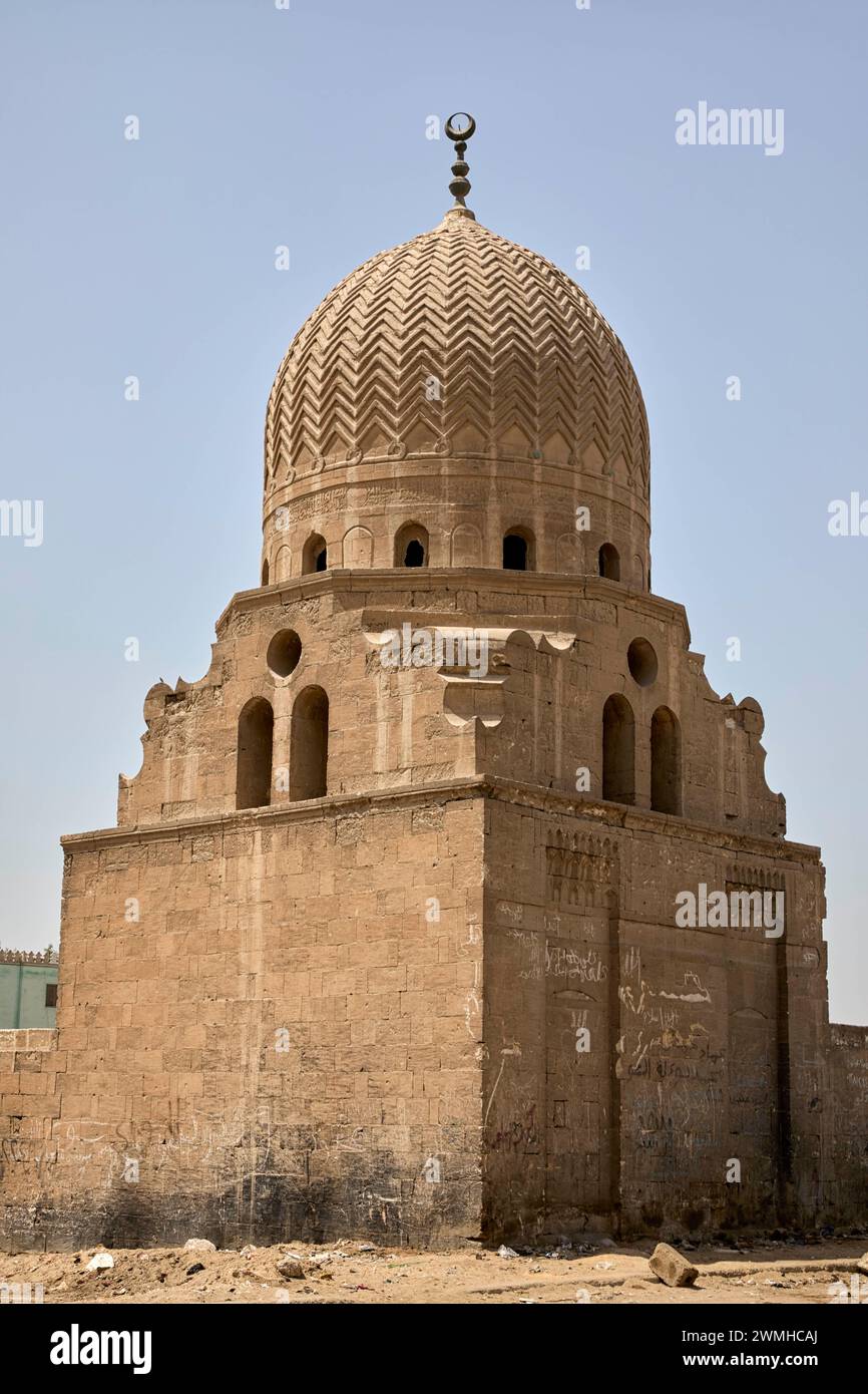 Mausoleum von Barsbay al-Bajasi in der Stadt der Toten, Nordfriedhof in Kairo, Ägypten Stockfoto