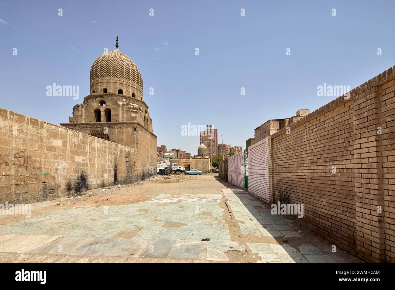 Mausoleum von Barsbay al-Bajasi in der Stadt der Toten, Nordfriedhof in Kairo, Ägypten Stockfoto