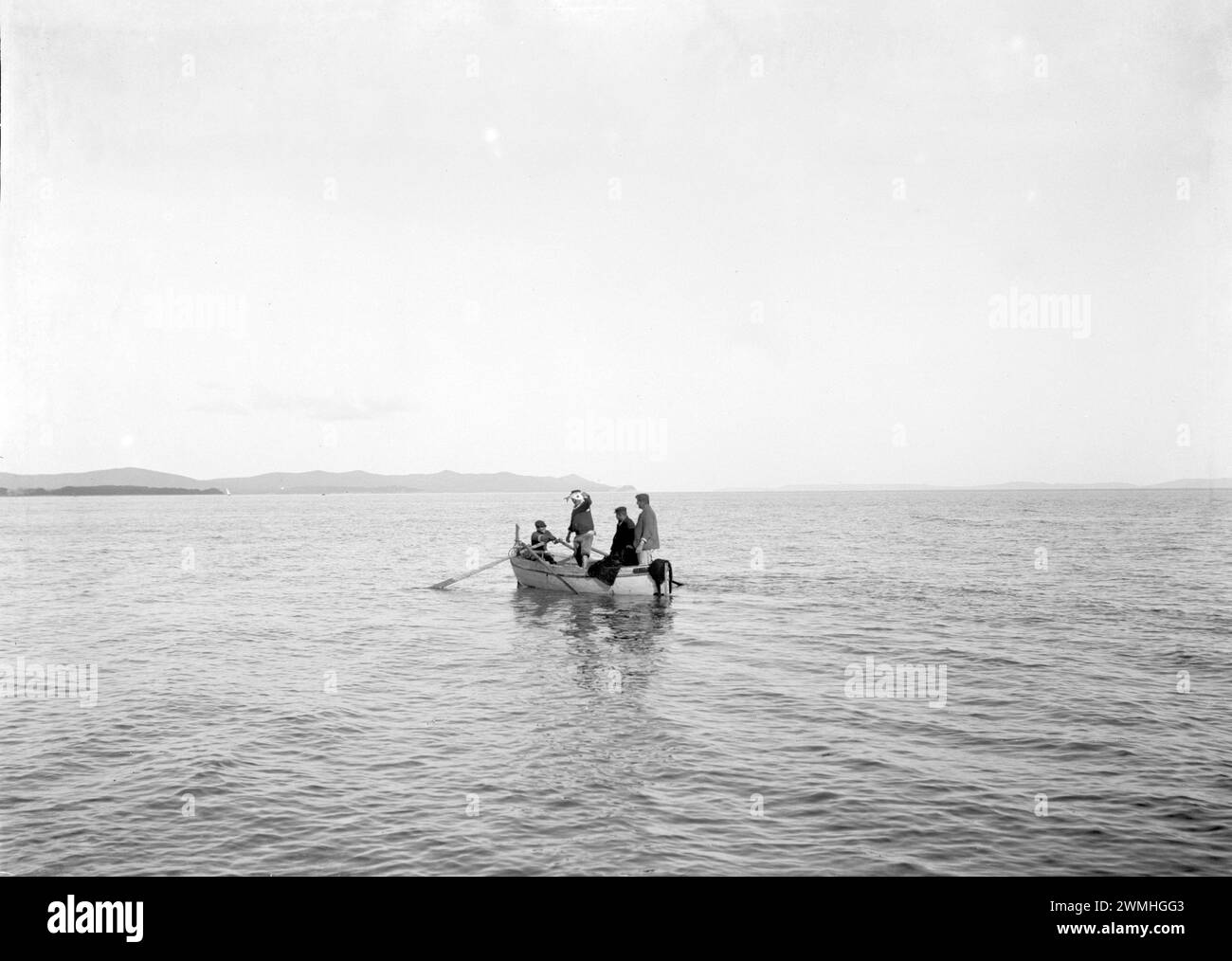 Französische Marine in ihrem Segelboot und Holzschiff im Südosten Frankreichs. Anfang des 20. Jahrhunderts. Altes Foto digitalisiert. Stockfoto
