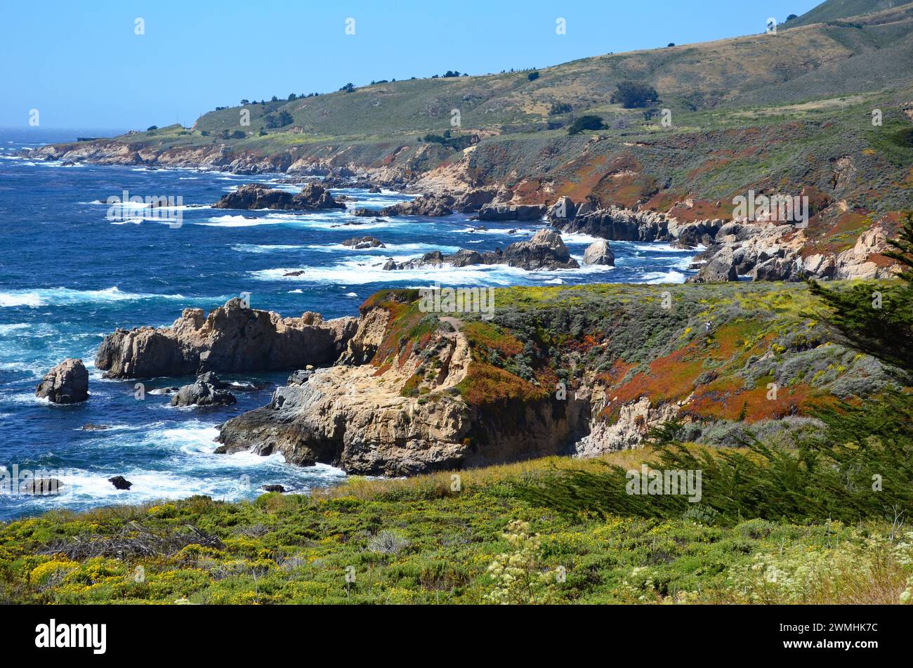 Big Sur - Pazifik vom Pacific Coast Highway in der Nähe von Carmel & Monterey, Kalifornien, USA Stockfoto