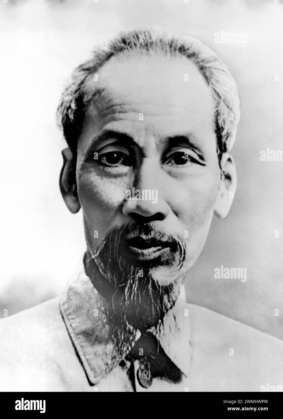 Ho Chi Minh. Porträt des vietnamesischen kommunistischen Revolutionärs, Hồ Chí Minh (né Nguyễn Sinh Cung 1890-1969), um 1946. Ho Chi Minh war von 1945 bis 1969 der 1. Präsident der Demokratischen Republik Vietnam. Stockfoto