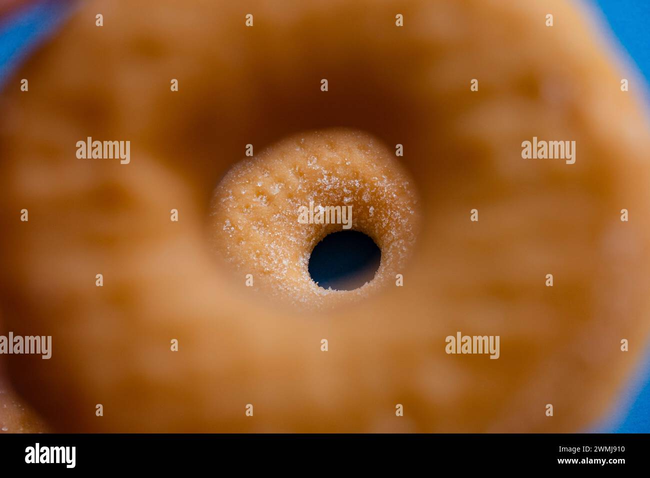 Donuts auf blauem Hintergrund Stockfoto