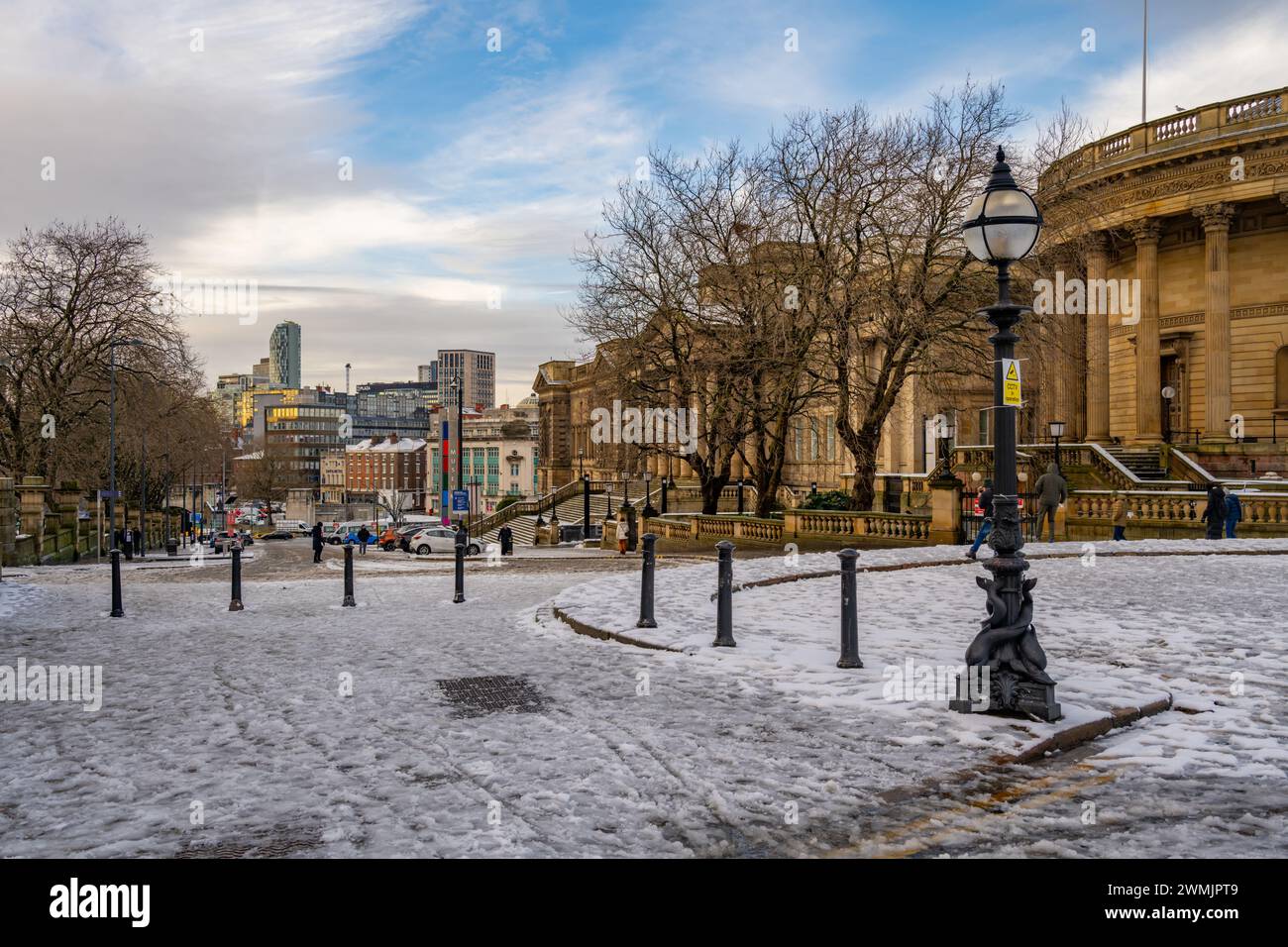 Liverpool Central Library und Walker Art Gallery im Schnee Stockfoto