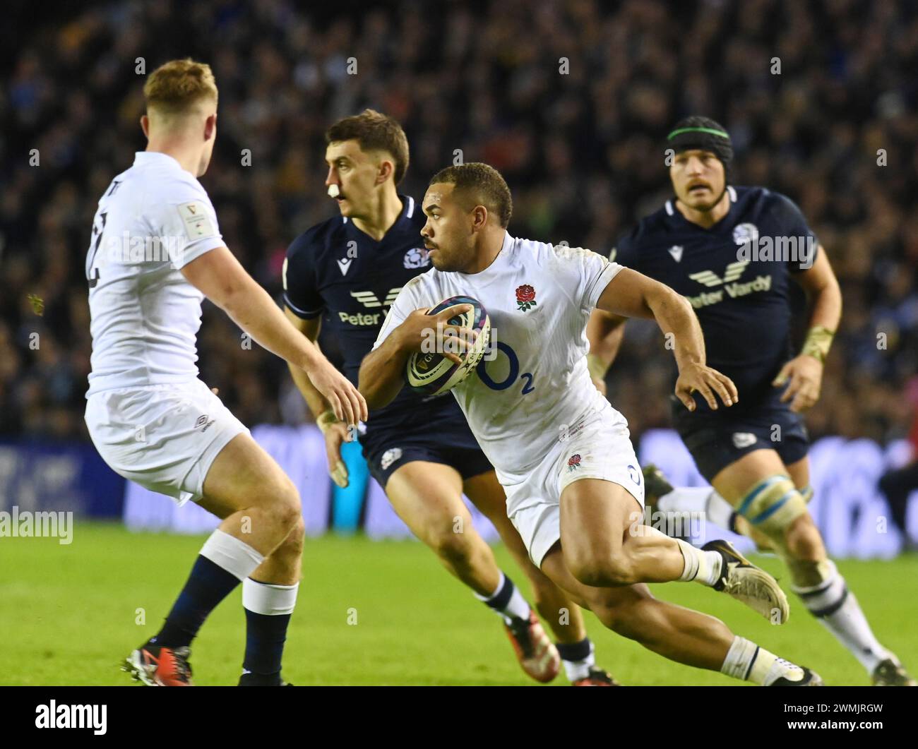 Februar 2024 Scottish Gas Murrayfield Stadium. Edinburgh.Scotland.UK.die Herren Guinness Six Nations spielen Schottland gegen England Ollie Lawrence aus Engla Stockfoto