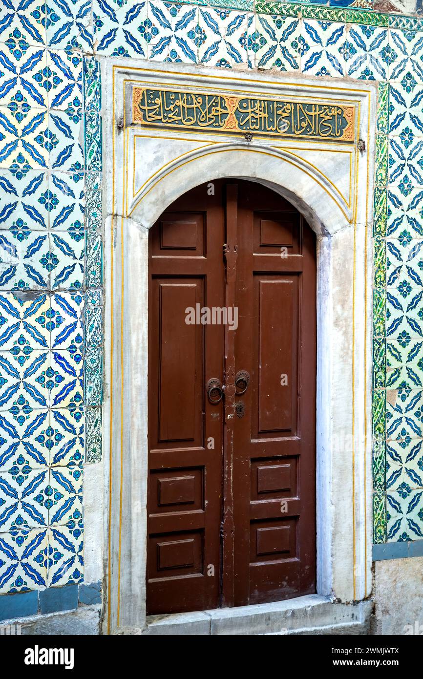 Tür- und dekorative Wandfliesen, Harem, Topkapi-Palast, Istanbul, Türkei Stockfoto
